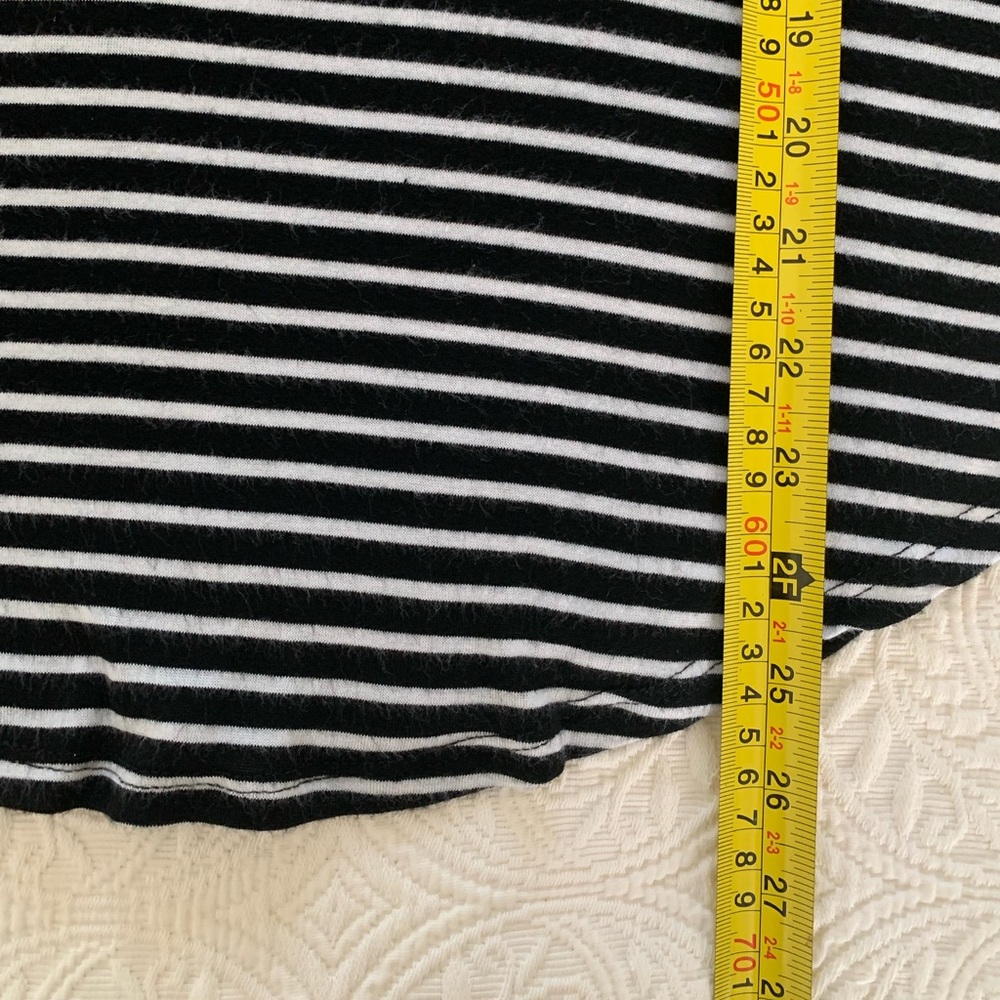 Rue 21 Shirt Criss Cross V Neck Curved Hem Rayon Stripes Black White Women’s M - Picture 8 of 10